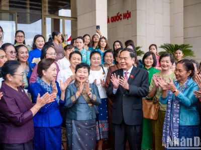 Chủ tịch Quốc hội Trần Thanh Mẫn tiếp Đoàn đại biểu Hội Phụ nữ và nữ doanh nhân hai nước Lào và Campuchia