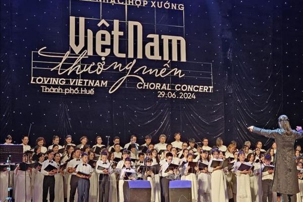 Hành trình hòa nhạc 'Việt Nam thương mến' đến với cố đô Huế