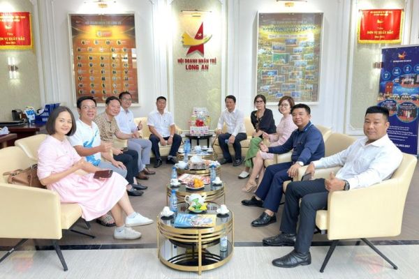 Hội Doanh nhân trẻ Việt Nam là cầu nối doanh nghiệp, thắp lên niềm tin trong lòng người dân
