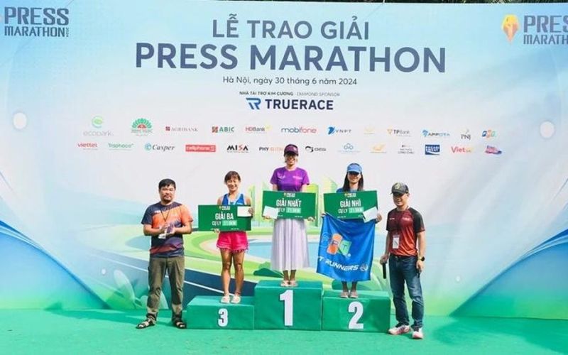 Báo Pháp luật TP.HCM vô địch nội dung 5km nữ giải chạy Press Marathon 2024