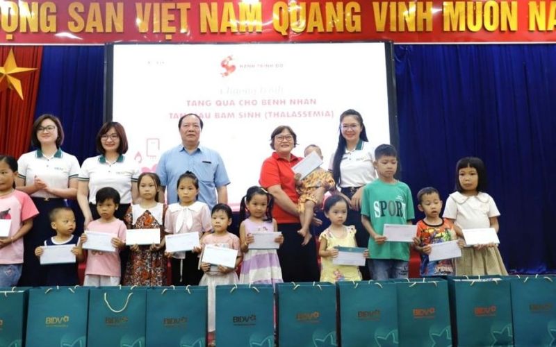 BIDV Cao Bằng đồng hành cùng chương trình 'Hành trình đỏ - Kết nối dòng máu Việt' năm 2024