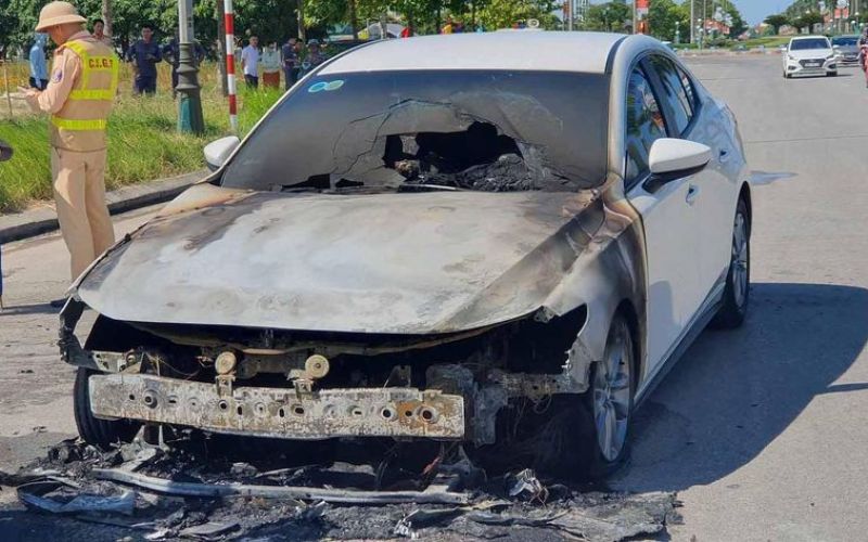 Cháy xe Mazda3 khi lái thử sau sửa chữa ở Hà Tĩnh có được bảo hiểm?