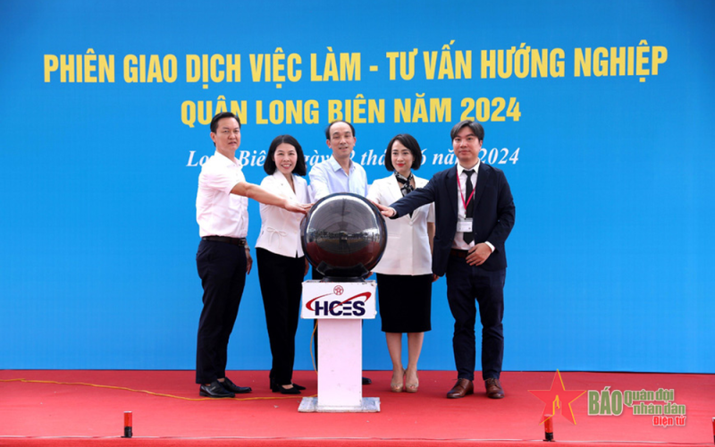 Hà Nội: Gần 6.000 chỉ tiêu tuyển dụng tại Phiên giao dịch việc làm quận Long Biên năm 2024