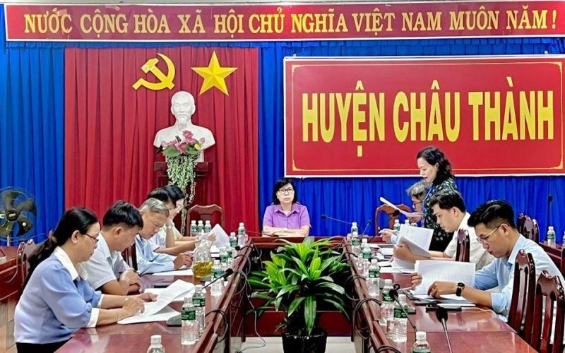 HĐND huyện Châu Thành: Giám sát việc thực hiện chức năng tham mưu của Phòng Nội vụ
