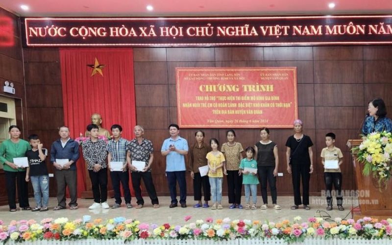 Hỗ trợ kinh phí cho 20 gia đình và trẻ em tham gia thí điểm mô hình nhận nuôi trẻ em có hoàn cảnh khó khăn tại huyện Văn Quan