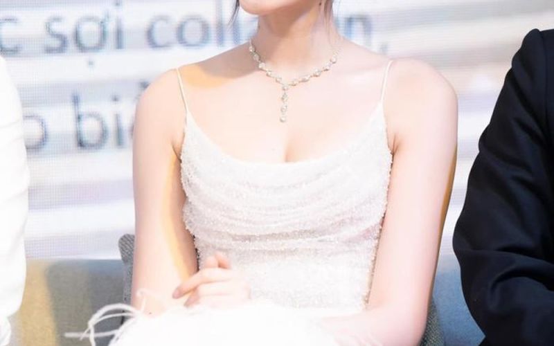 Hoa hậu Đỗ Thị Hà từ chối nói về chuyện đời tư sau tin đồn kết hôn với bạn trai thiếu gia