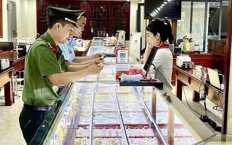 Nghệ An: Bày bán vàng giả nhãn hiệu CHANEL, một doanh nghiệp bị xử phạt