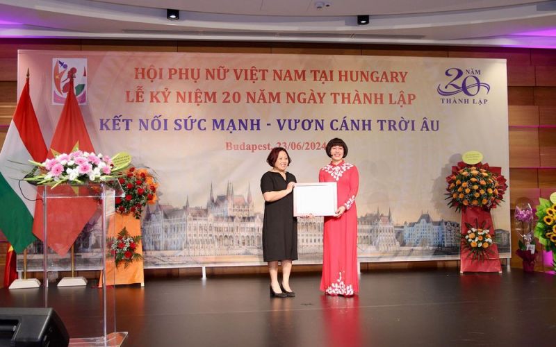 Phụ nữ Việt Nam tại Hungary cùng kết nối sức mạnh